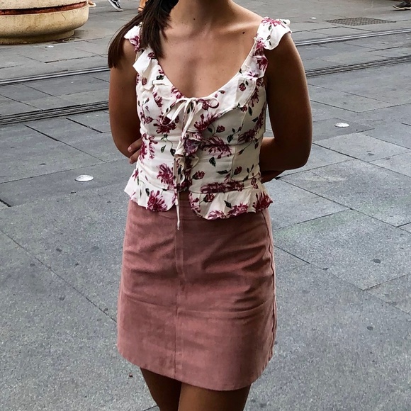 Lulus XS pink suede skirt. - Picture 3 of 8